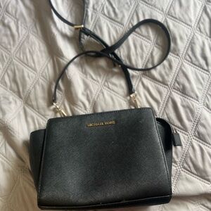 Michael Kors black crossbody purse